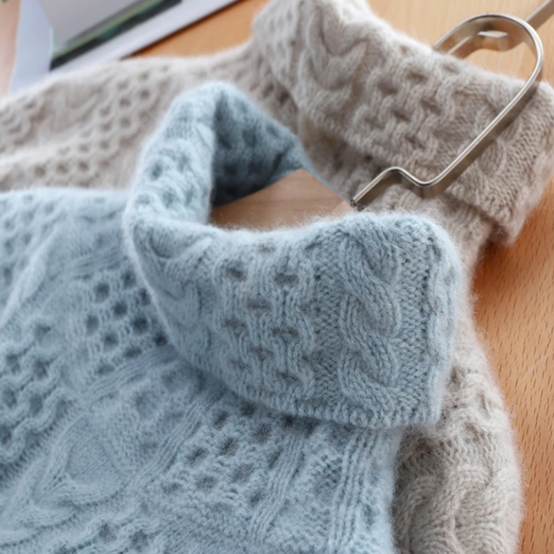 Lucie® - Cashmere couture turtleneck sweater