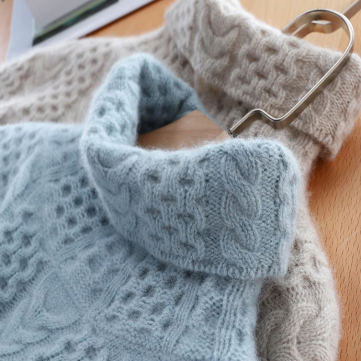 Lucie® - Cashmere couture turtleneck sweater